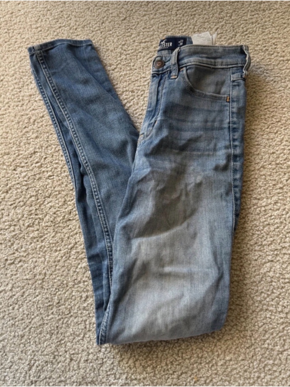 Hollister Women's super Skinny Jeans in Light Blue Wash high rise -